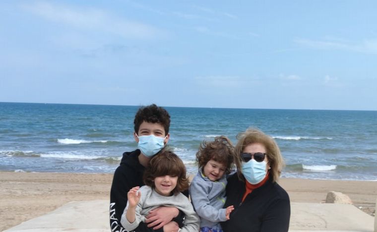 “Aquí soy la argentina y allá soy la gallega”, dice Marta desde España.