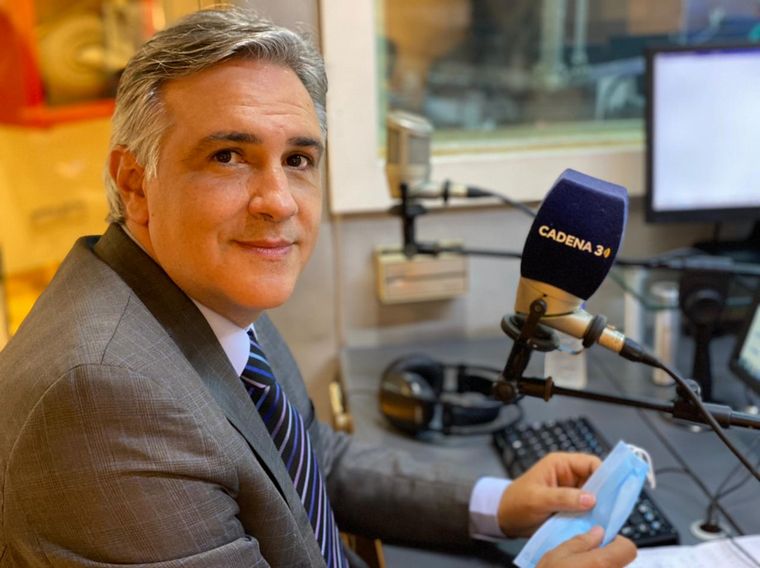 Martín Llaryora, en los estudios de Cadena 3.