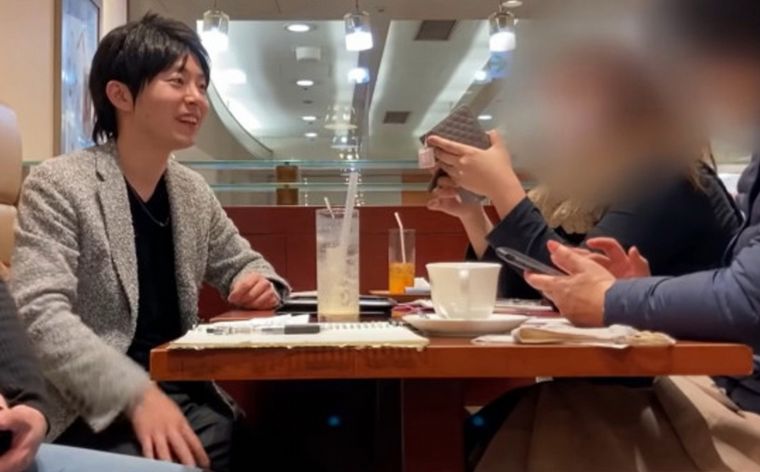 Tenía 35 novias al mismo tiempo y las estafó a todas (Foto: @TIME_Asia_India)