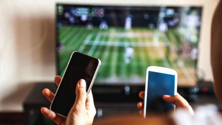 Anuncian subas en las tarifas de telefonía, Internet y cable