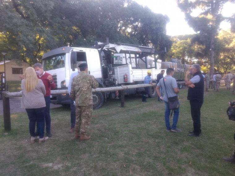 Empezaron a montar el hospital de campaña en Santa Fe.