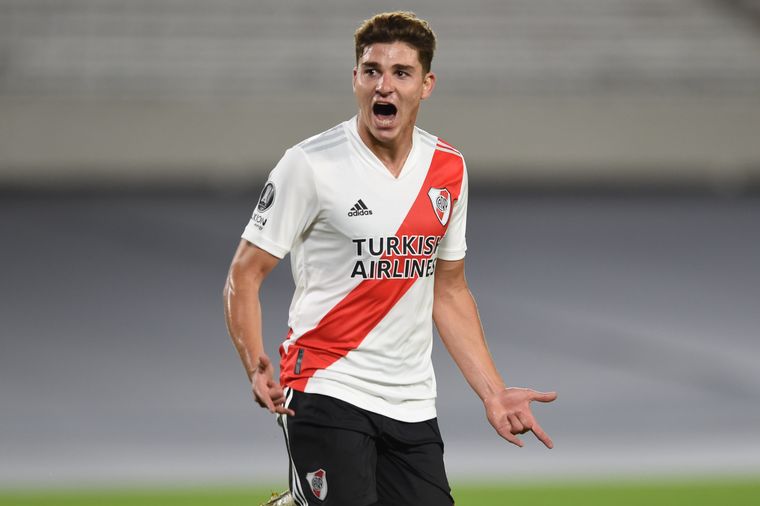 Julián Álvarez fue la figura en la victoria de River ante Junior.