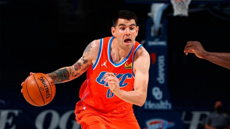 El santiagueño Gabriel Deck tuvo su esperado debut en la NBA.