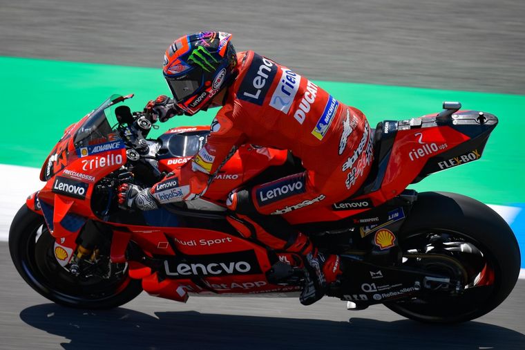 Francesco Bagnaia y la Ducati, otra vez los más rápidos en viernes
