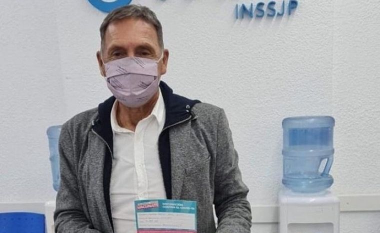Miguel Ángel Russo se vacunó contra el Covid-19