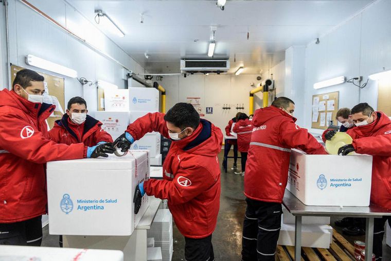 El Gobierno comienza a distribuir 650.400 dosis de Sputnik V