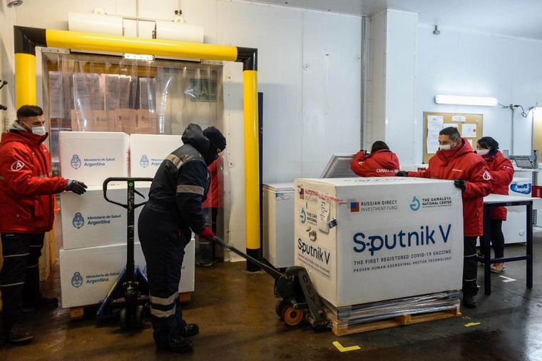 El Gobierno comienza a distribuir 650.400 dosis de Sputnik V