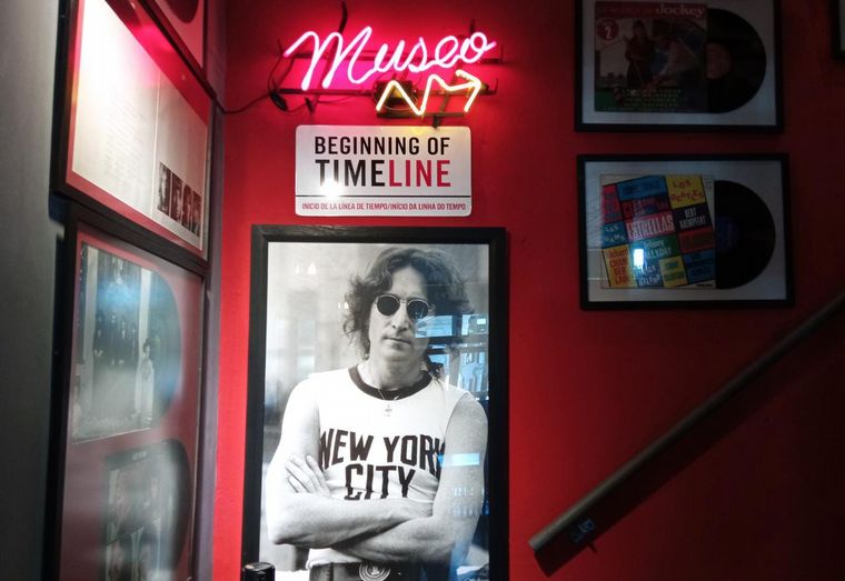 Bar temático de Los Beatles en Rosario.