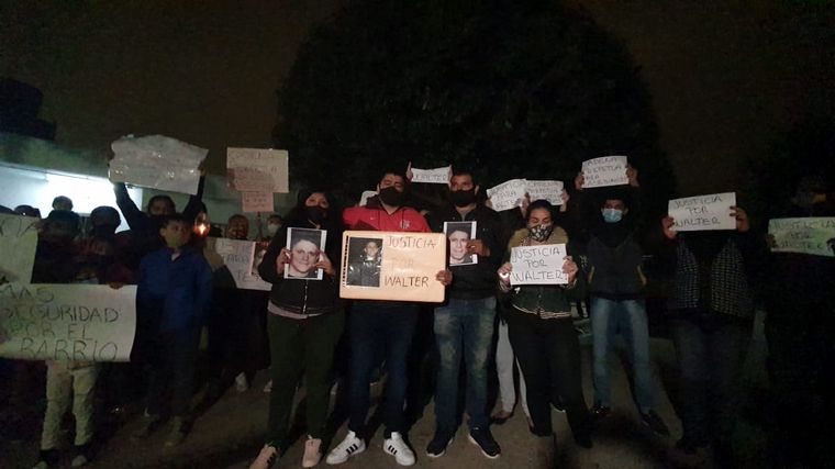Marcha de velas en barrio José Hernández.