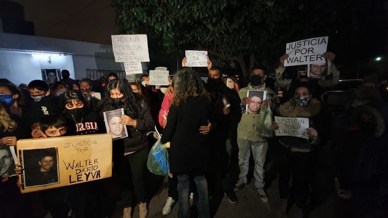 Marcha de velas en barrio José Hernández.