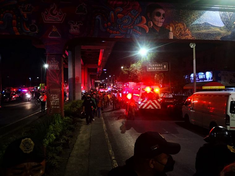 Conmoción en México: colapsó un puente de la línea 12 del metro (Foto: Forbes México)