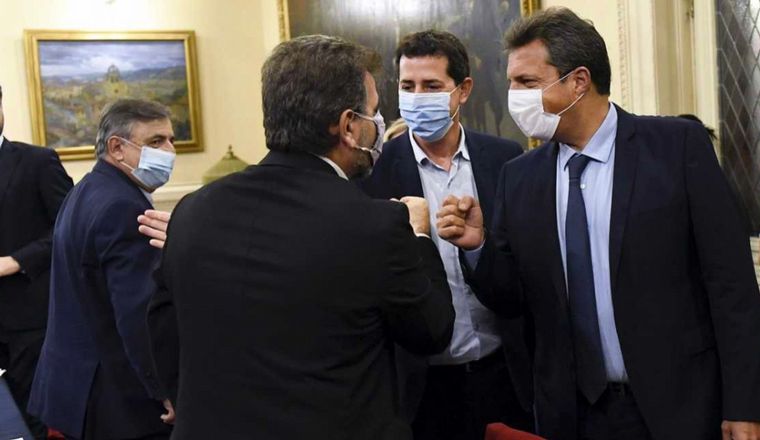 Massa y De Pedro acordaron con la oposición postergar las PASO.