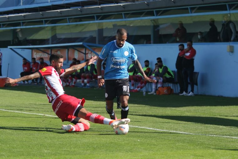 FOTO: Belgrano cayó ante San Martín (T) por 1-0 en Alberdi.