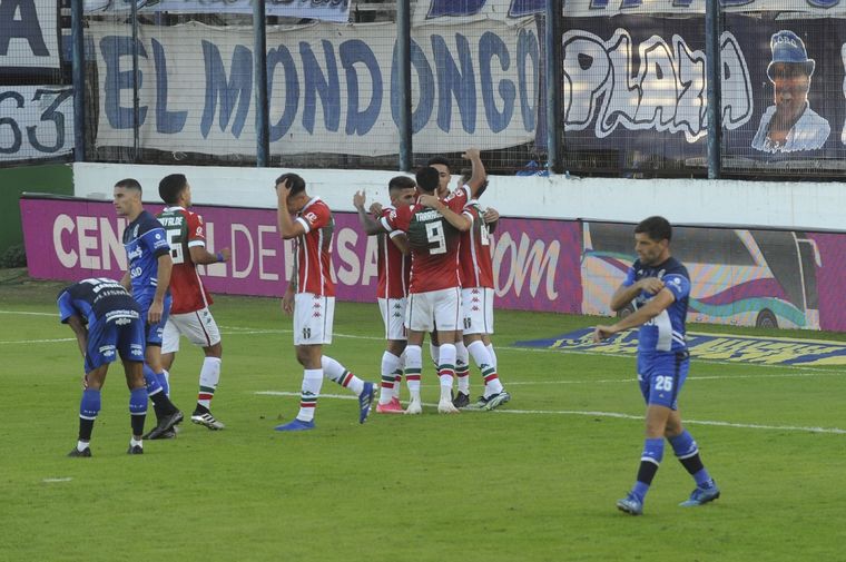 FOTO: Vélez goleó a Gimnasia en La Plata