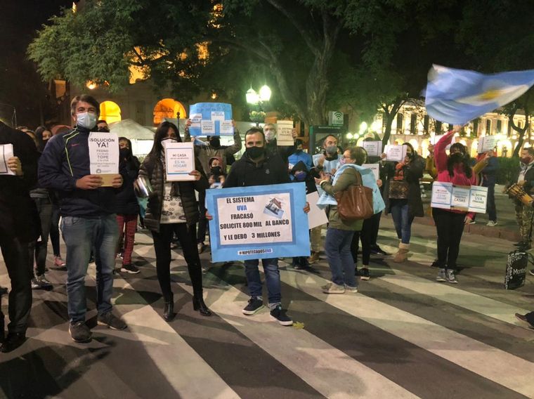 El punto de encuentro fue en la 27 de Abril a la altura de la Plaza San Martín.