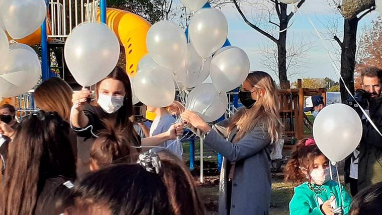 Pampita inauguró una plaza en homenaje a su hija Blanca