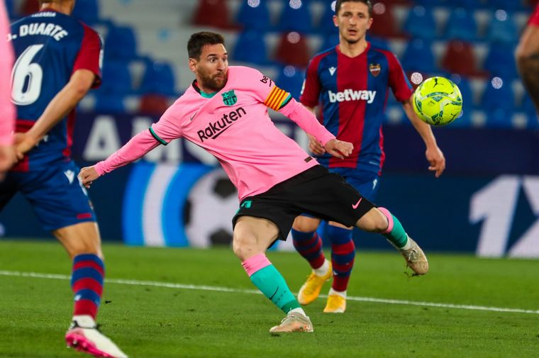 El Barcelona no pudo pese al golazo de Messi y empató con Levante.
