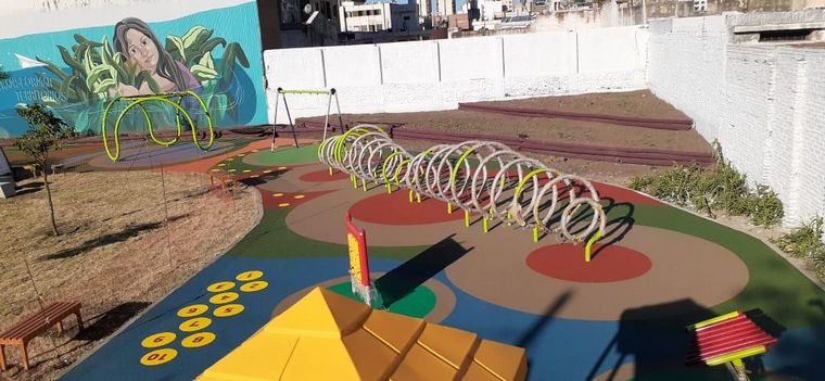 FOTO: Inauguraron una plaza sobre Pasaje Aguaducho en Alberdi