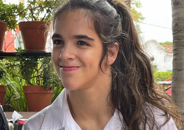 En lengua de señas, Josefina cuestionó a la obra social