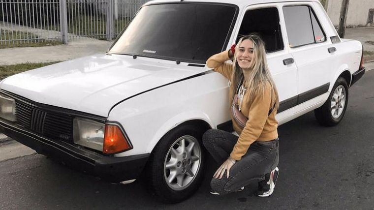 Compró su primer auto y se le burlaron