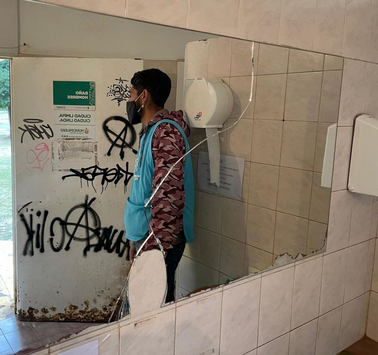 Vandalizaron los baños públicos del Parque Sarmiento