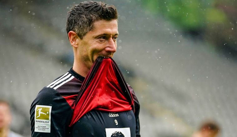 Lewandowski igualó el récord de goles de Gerd Müller en la Bundesliga.
