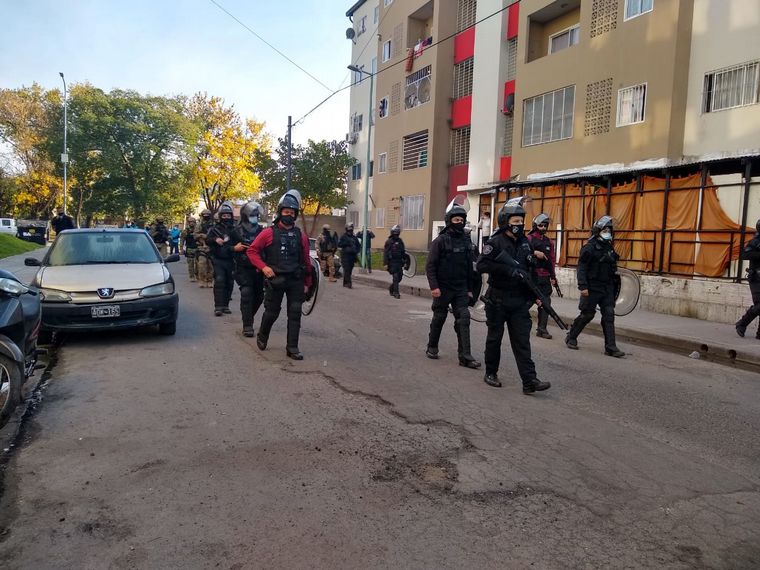 FOTO: Denuncian que bandas narco buscan apropiarse de Villa Lugano