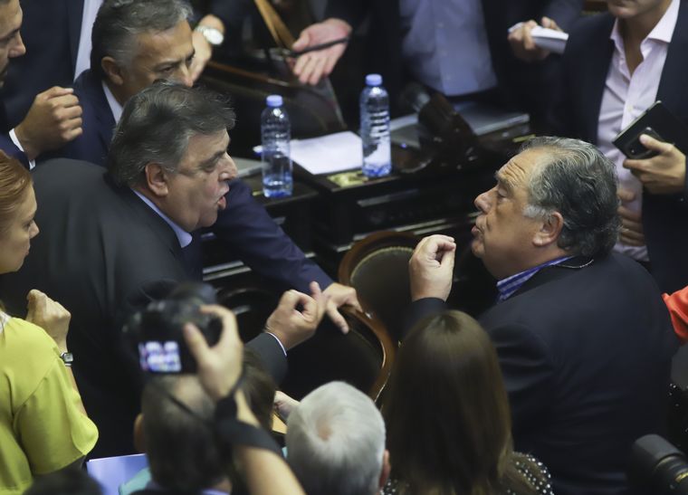 Discusión entre Negri y Valdez por las jubilaciones (Foto archivo).