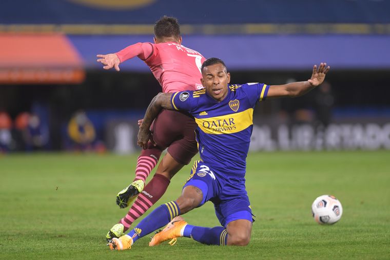 El equipo de La Ribera no pudo sumar de a tres en su cancha. 