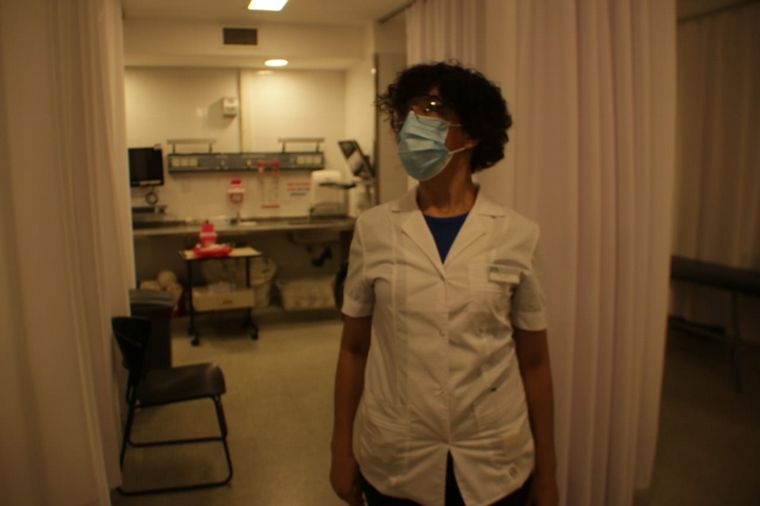FOTO: “Rulo”, la enfermera artista que busca destapar sonrisas 