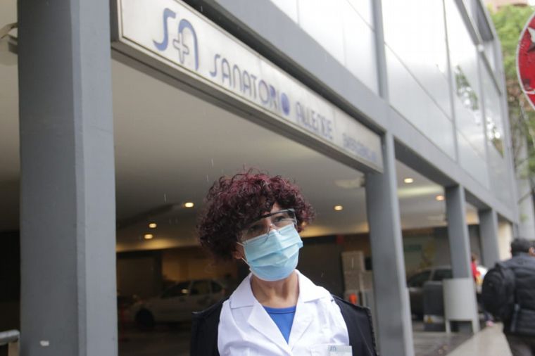 FOTO: “Rulo”, la enfermera artista que busca destapar sonrisas 