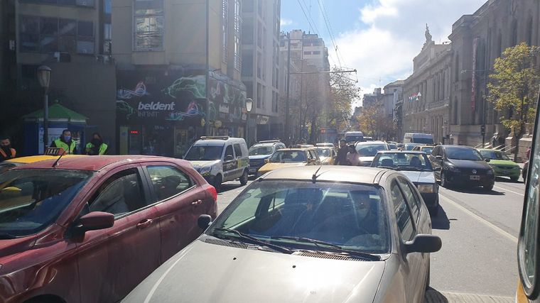 FOTO: Cuando en Córdoba se conducía por la derecha