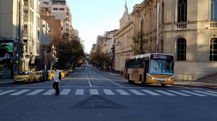 FOTO: Se siente el confinamiento estricto en el centro de Córdoba.