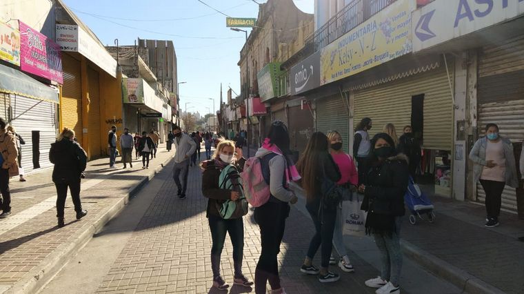 Comerciantes abrieron a pesar de restricciones en Córdoba