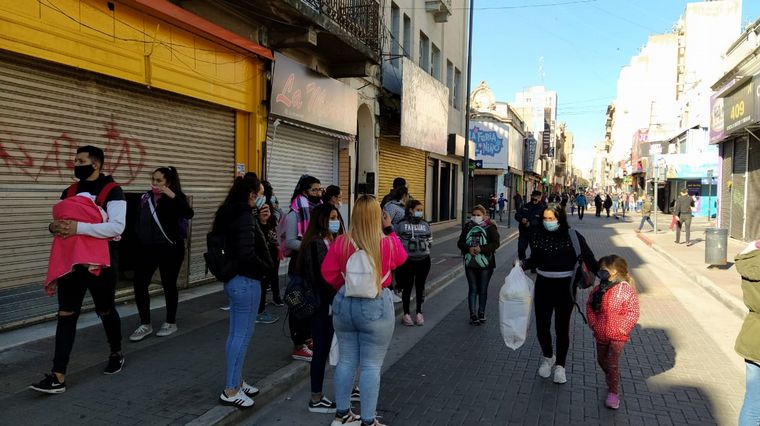 FOTO: Comerciantes abrieron a pesar de restricciones en Córdoba
