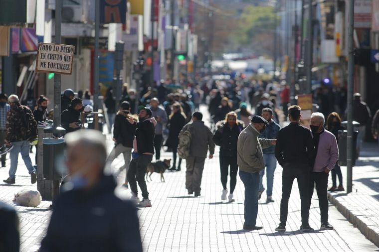 Controles en la ciudad cordobesa en el primer día de confinamiento estricto.