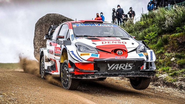 Evans saltó a la punta tras el abandono de Tänak