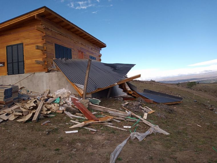 FOTO: Temporal de fuerte viento en Villa Yacanto 