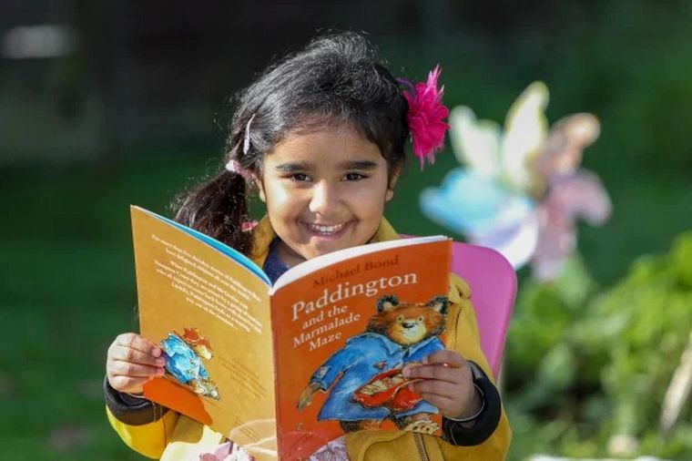 FOTO: Dayaal Kaur, la pequeña genia británica de 4 años.