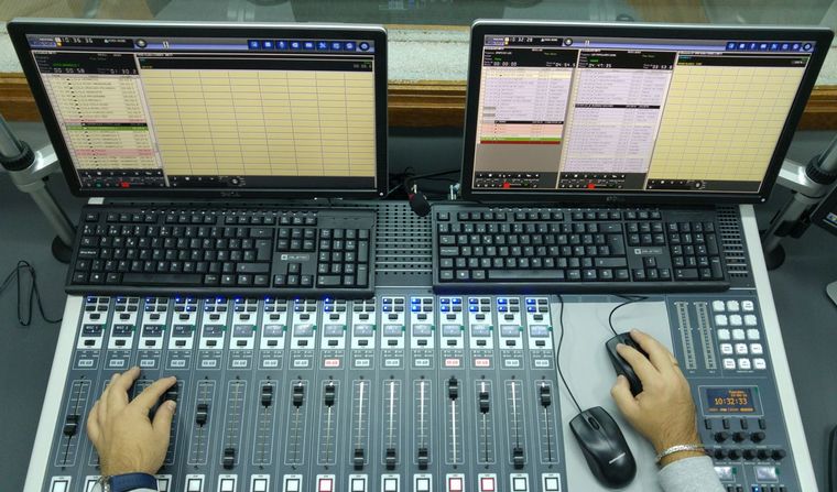 Día del Operador de Radio. 