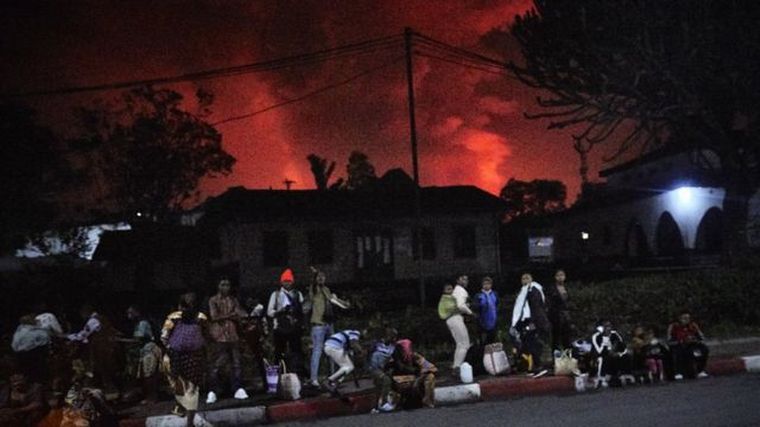 FOTO: Muertos y evacuados por la erupción de un volcán en el Congo.