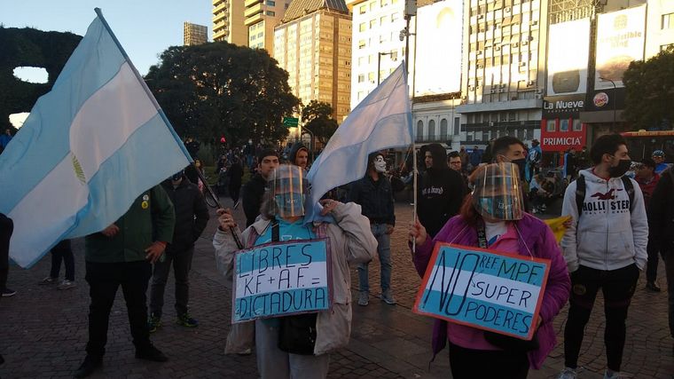 Protesta en el Obelisco en contra del gobierno nacional