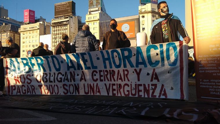 Protesta en el Obelisco en contra del gobierno nacional
