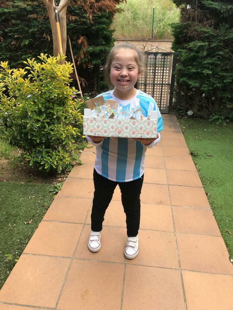 Malena contó sobre sus raíces Argentinas ante sus compañeritos en España