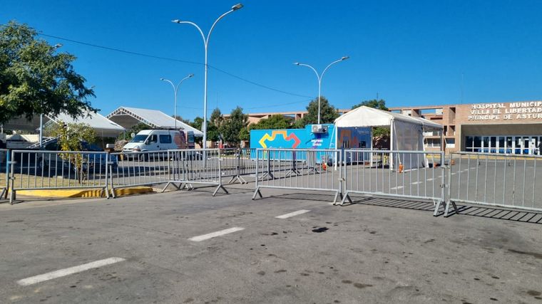 Instalan carpas prehospitalarias en el Príncipe de Asturias