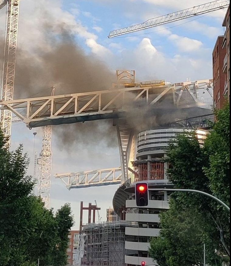 Incendio en el Estado Santiago Bernabéu de España