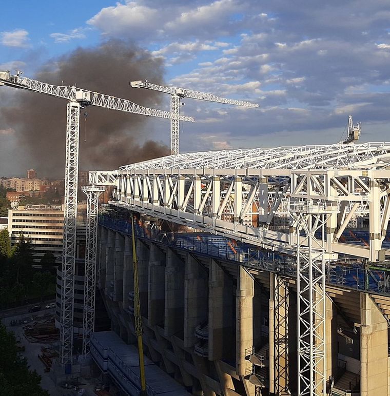 Incendio en el Estado Santiago Bernabéu de España