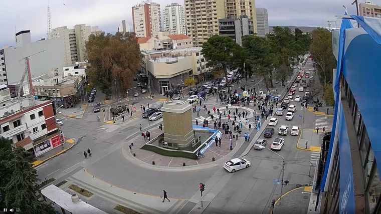 Tras la marcha, hay 7 horas de espera en hospital de Neuquén