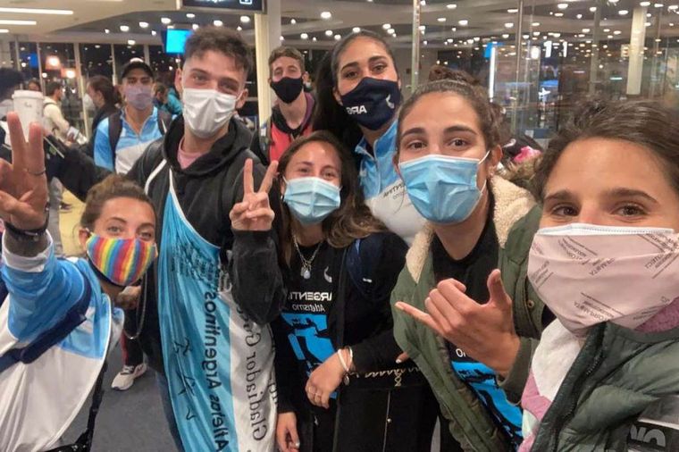 Los atletas argentinos y Maratea partieron hacia Ecuador
