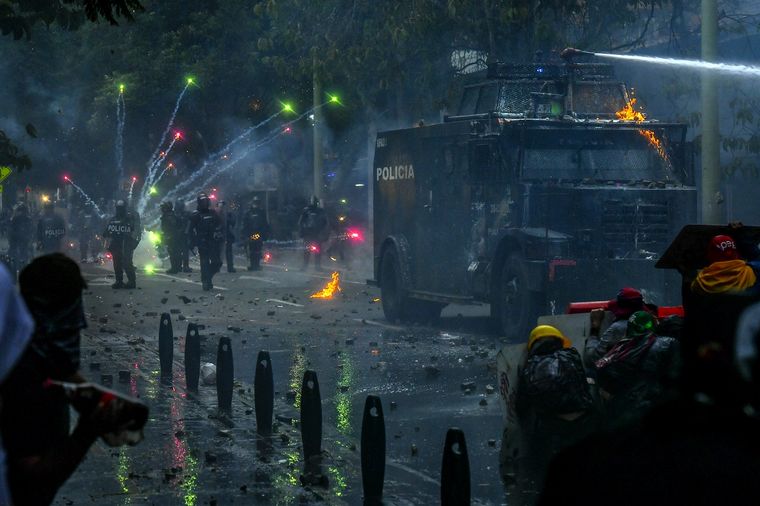 Represión en ciudades de Colombia en protestas contra Iván Duque